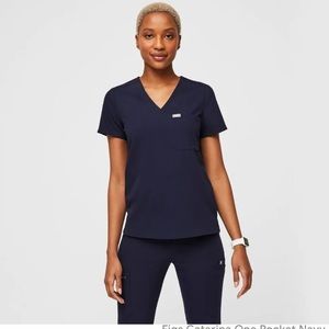 FIGS Navy Catarina™ - One-Pocket Scrub Top XL